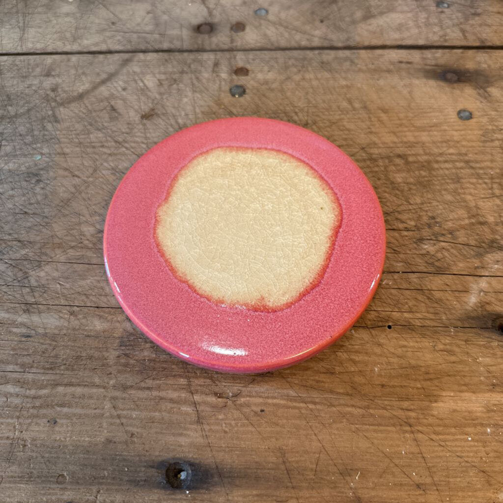 ROUND STONEWARE TRIVET