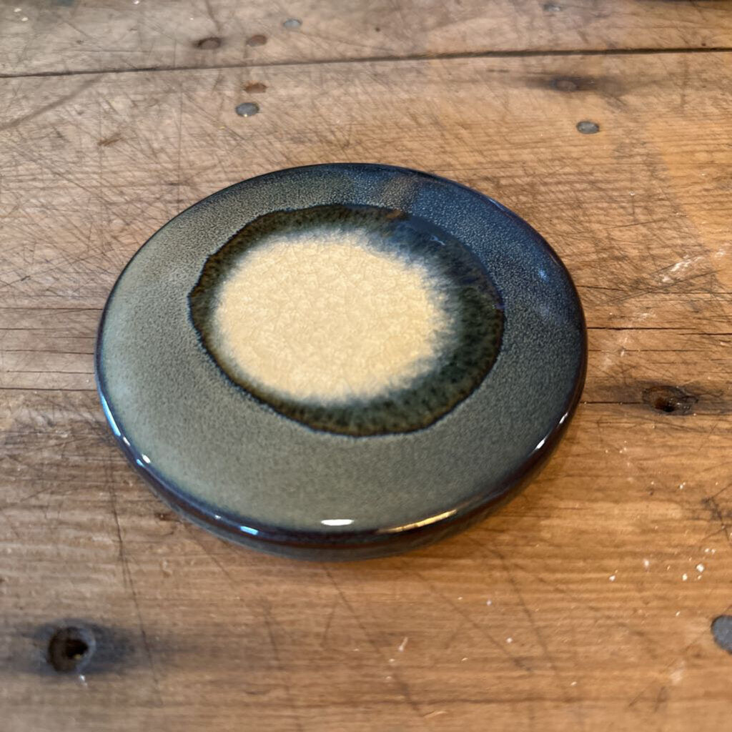 ROUND STONEWARE TRIVET