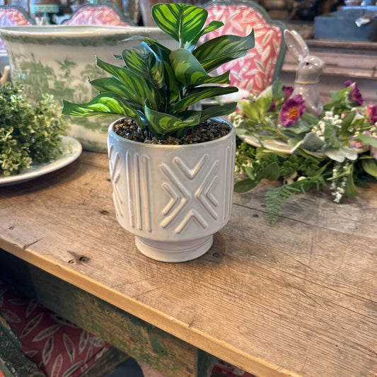 FAUX PLANT IN CERAMIC POT