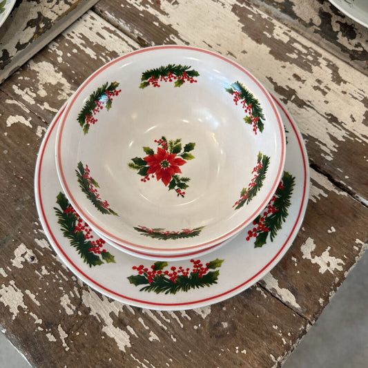 POINSETTIA AND HOLLY DISH SET