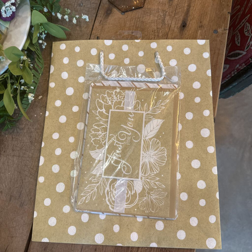 GIFT BAG SET WITH TISSUE PAPER AND CARD