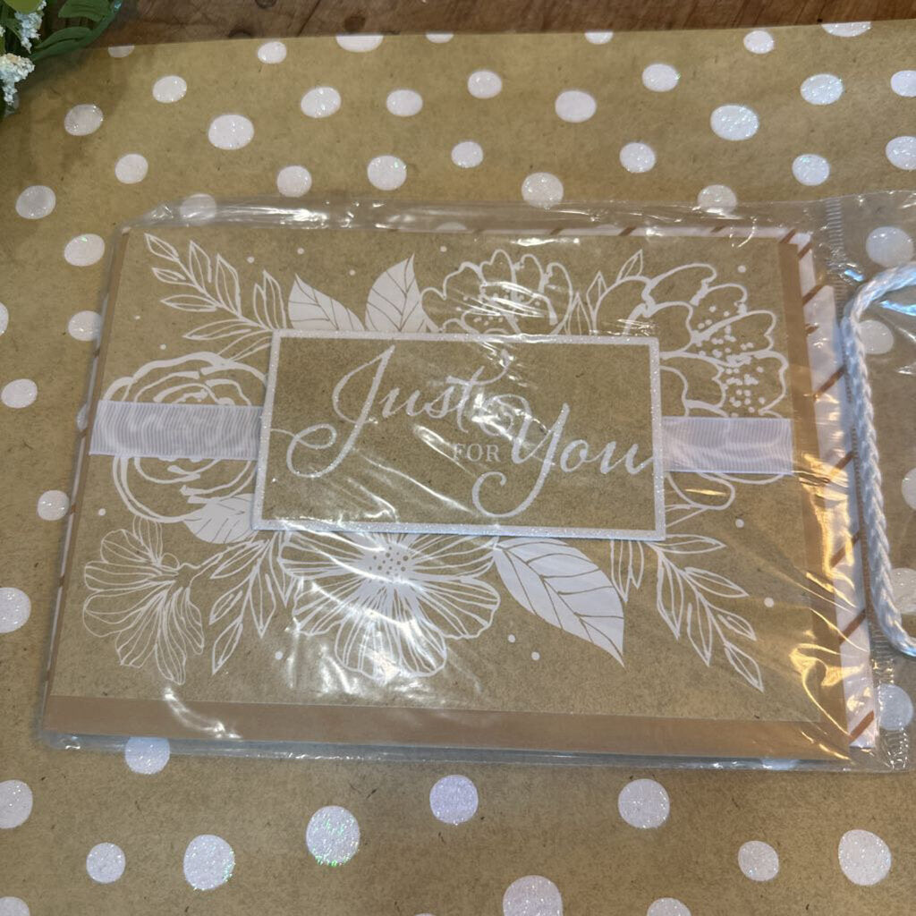 GIFT BAG SET WITH TISSUE PAPER AND CARD
