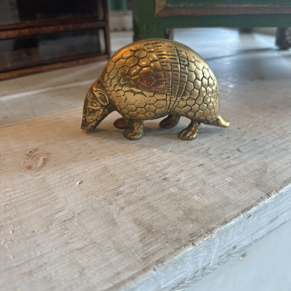 VINTAGE SOLID BRASS ARMADILLO PAPERWEIGHT