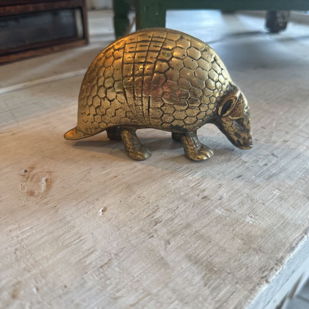 VINTAGE SOLID BRASS ARMADILLO PAPERWEIGHT