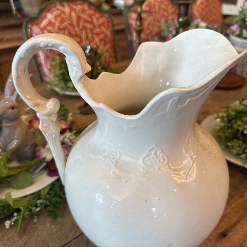 VINTAGE PITCHER FROM EDWIN M. KNOWLES CHINA CO.