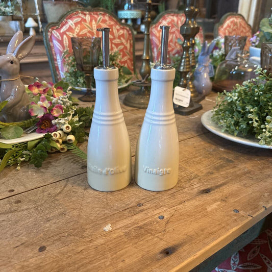 LE CREUSET STONEWARE OIL AND VINEGAR SET