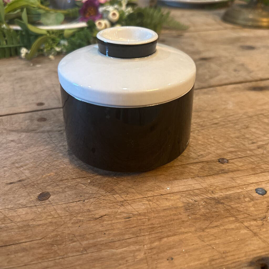 MIKASA MEDITERRANIA SUGAR BOWL WITH LID