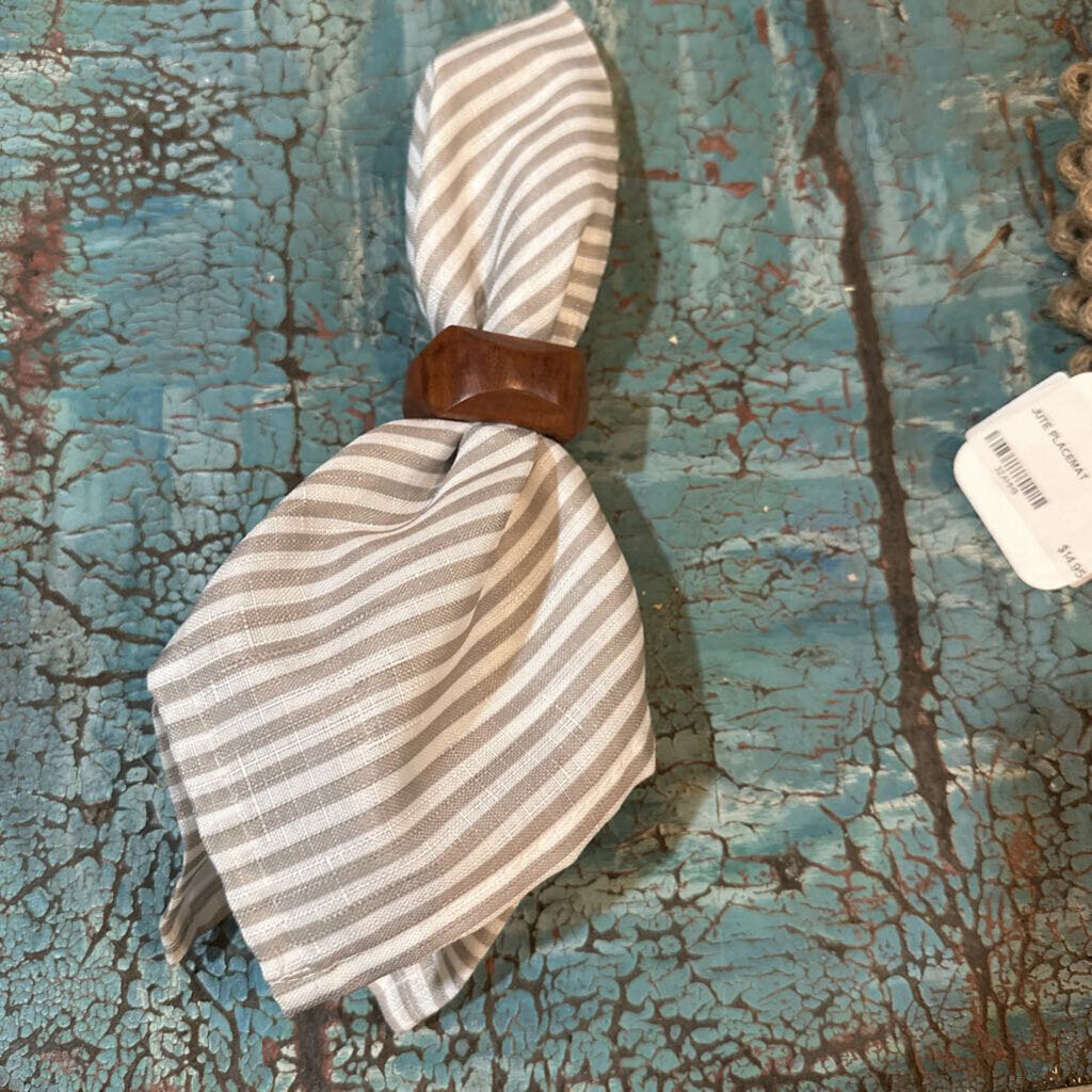 WOODEN NAPKIN RINGS