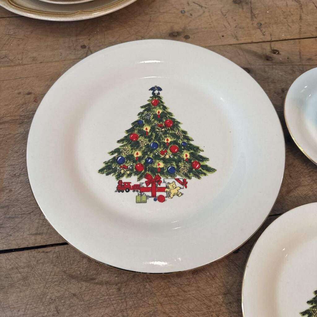 CHRISTMAS CHINA DINNER SET