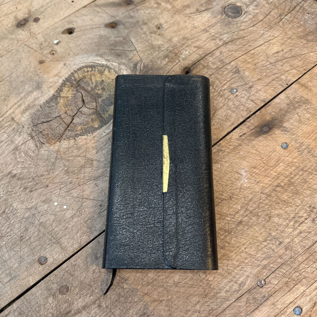 BONDED LEATHER SNAP CLOSE BIBLE