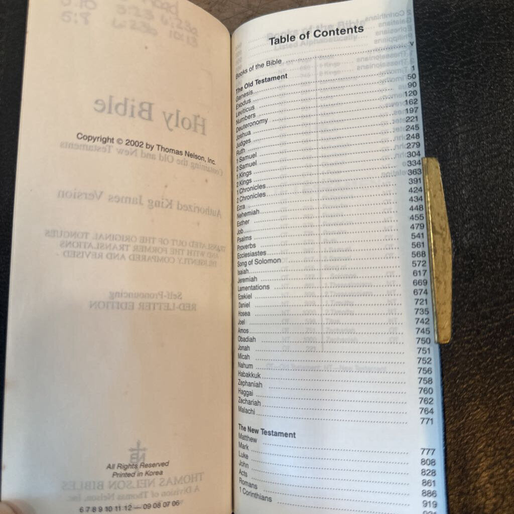 BONDED LEATHER SNAP CLOSE BIBLE