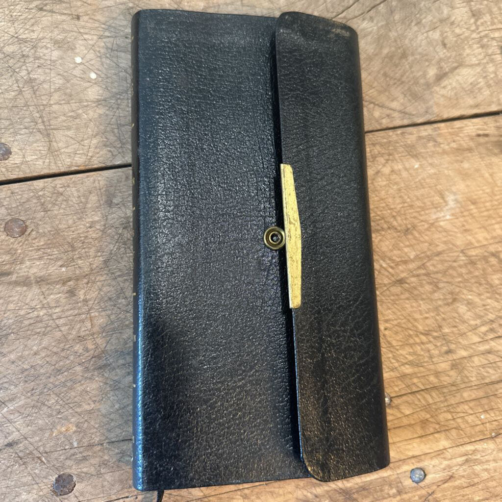 BONDED LEATHER SNAP CLOSE BIBLE