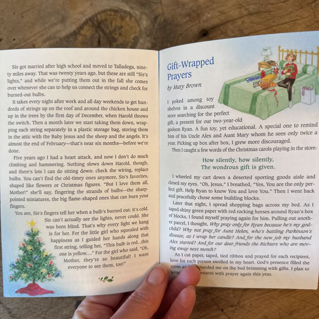 "CHRIST IS SAVIOR" A CHRISTMAS GREETING FROM GUIDEPOSTS PAMPHLET