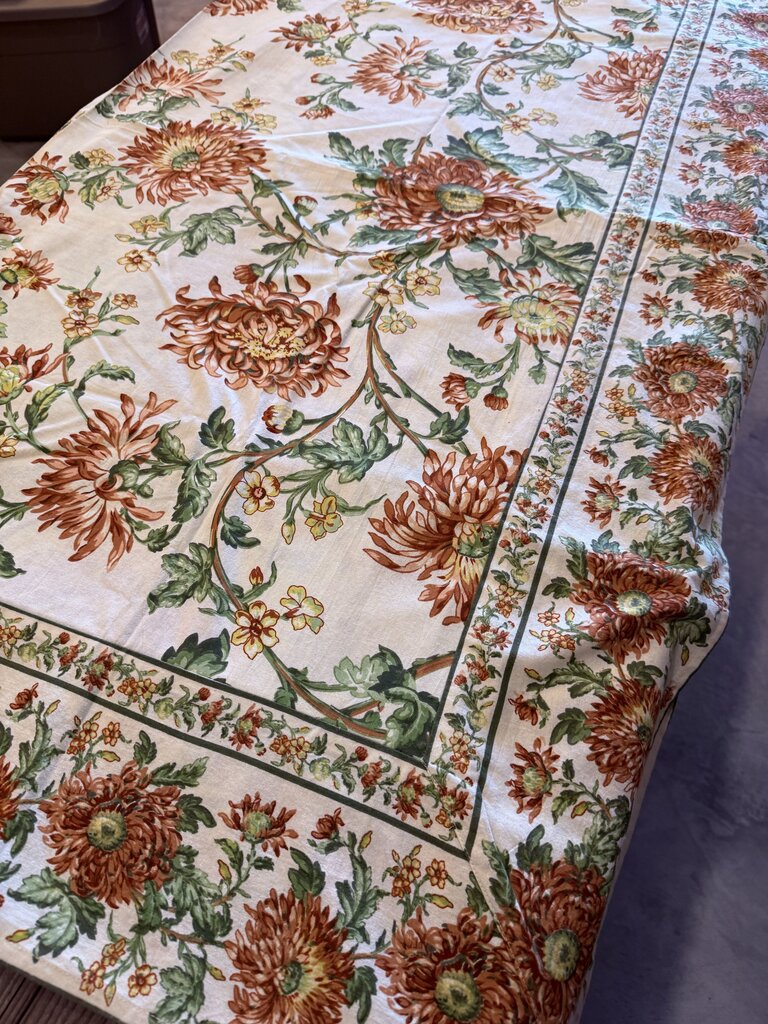TABLE CLOTH