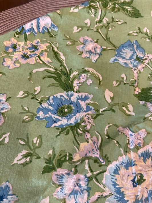 TABLE CLOTH
