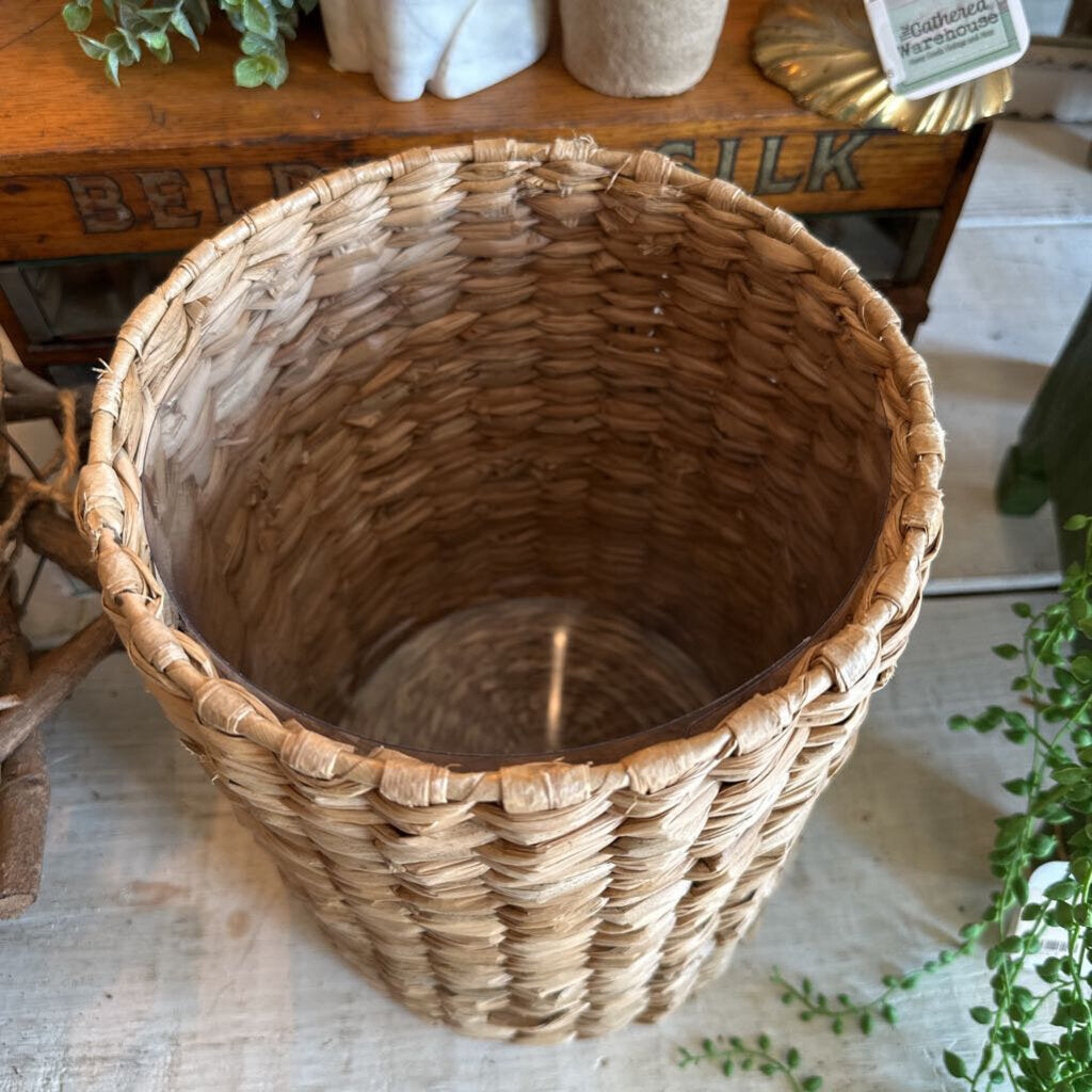 RATTAN BASKET WITH PLASTIC LINER