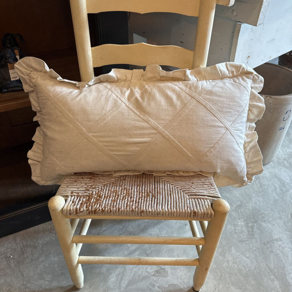 BASKET WEAVE PATTERN LUMBAR PILLOW WITH RUFFLE