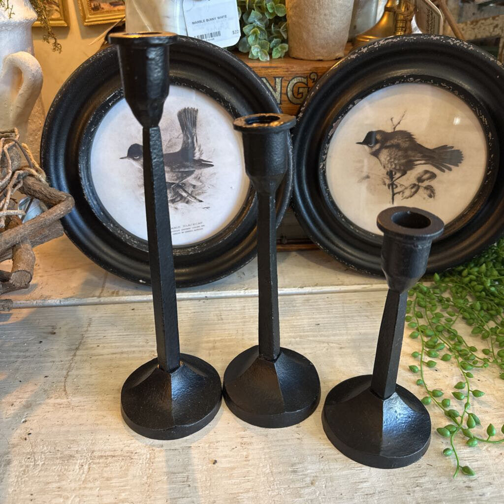 METAL TAPER STRAIGHT CANDLESTICK