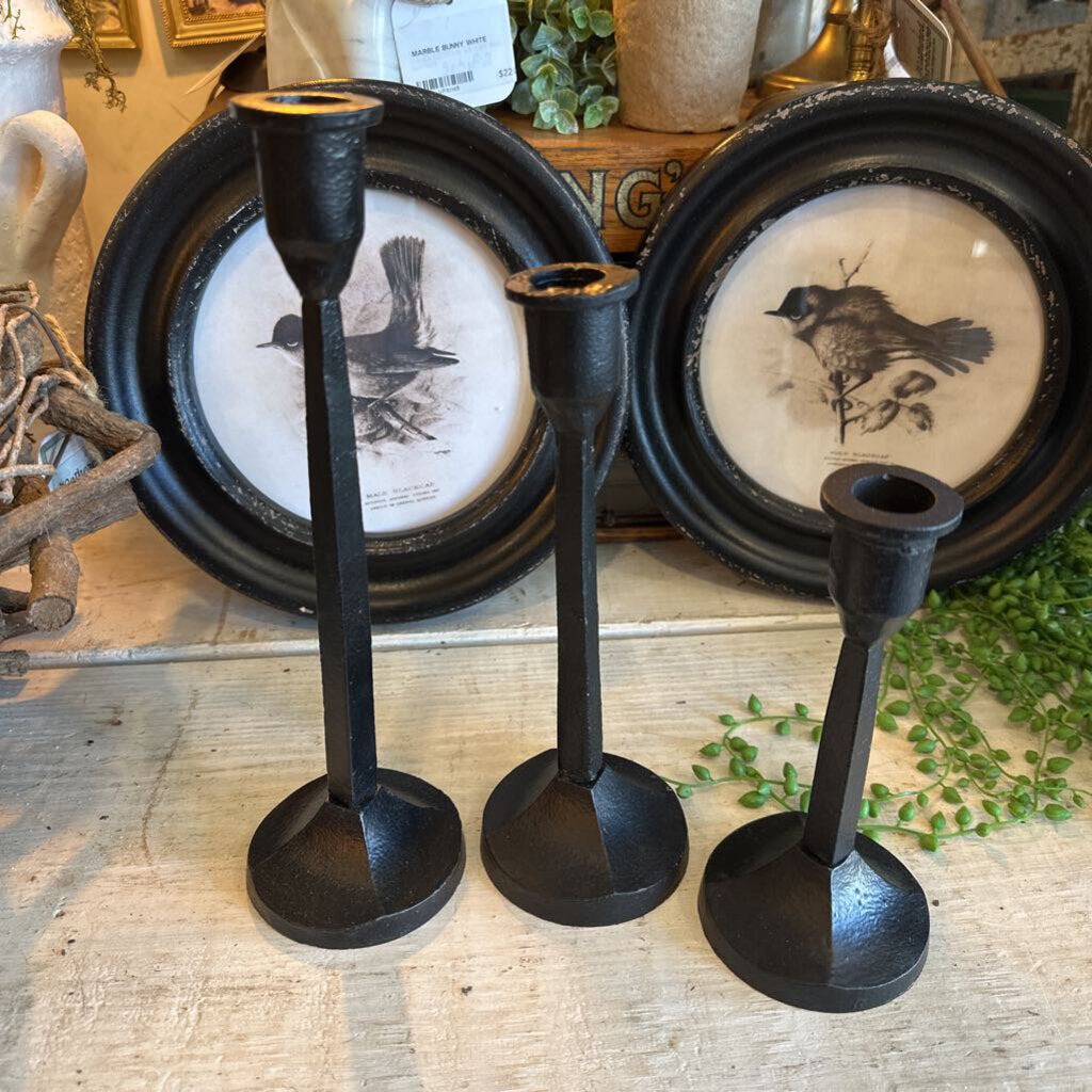 METAL TAPER STRAIGHT CANDLESTICK