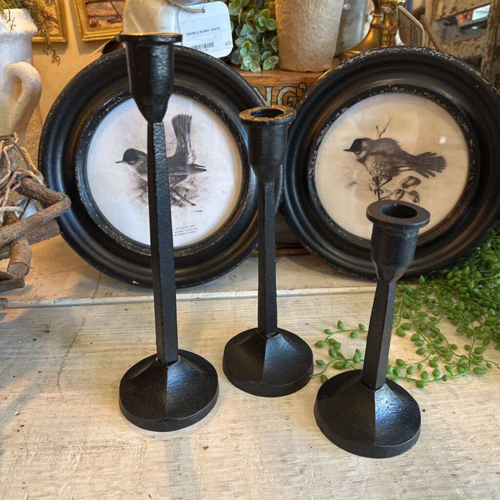 METAL TAPER STRAIGHT CANDLESTICK