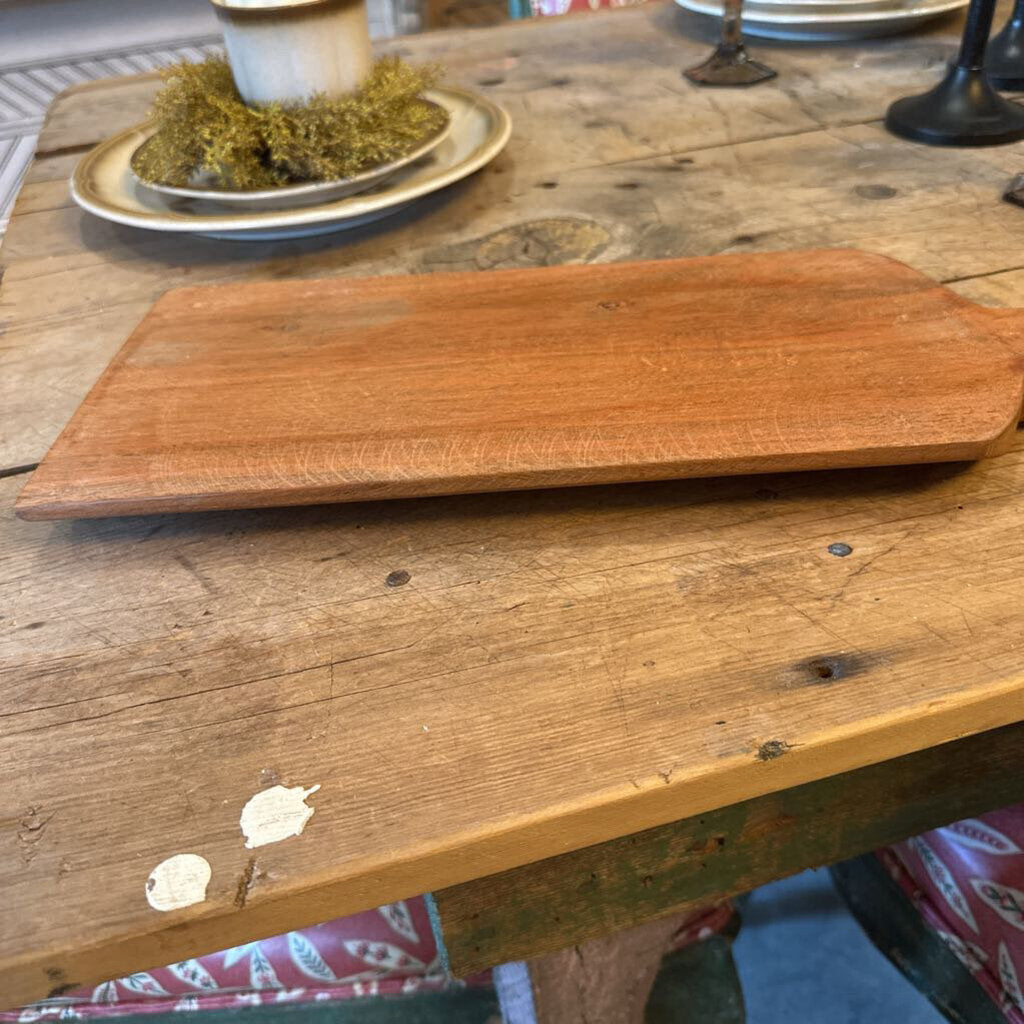 LIVE EDGE CUTTING BOARD
