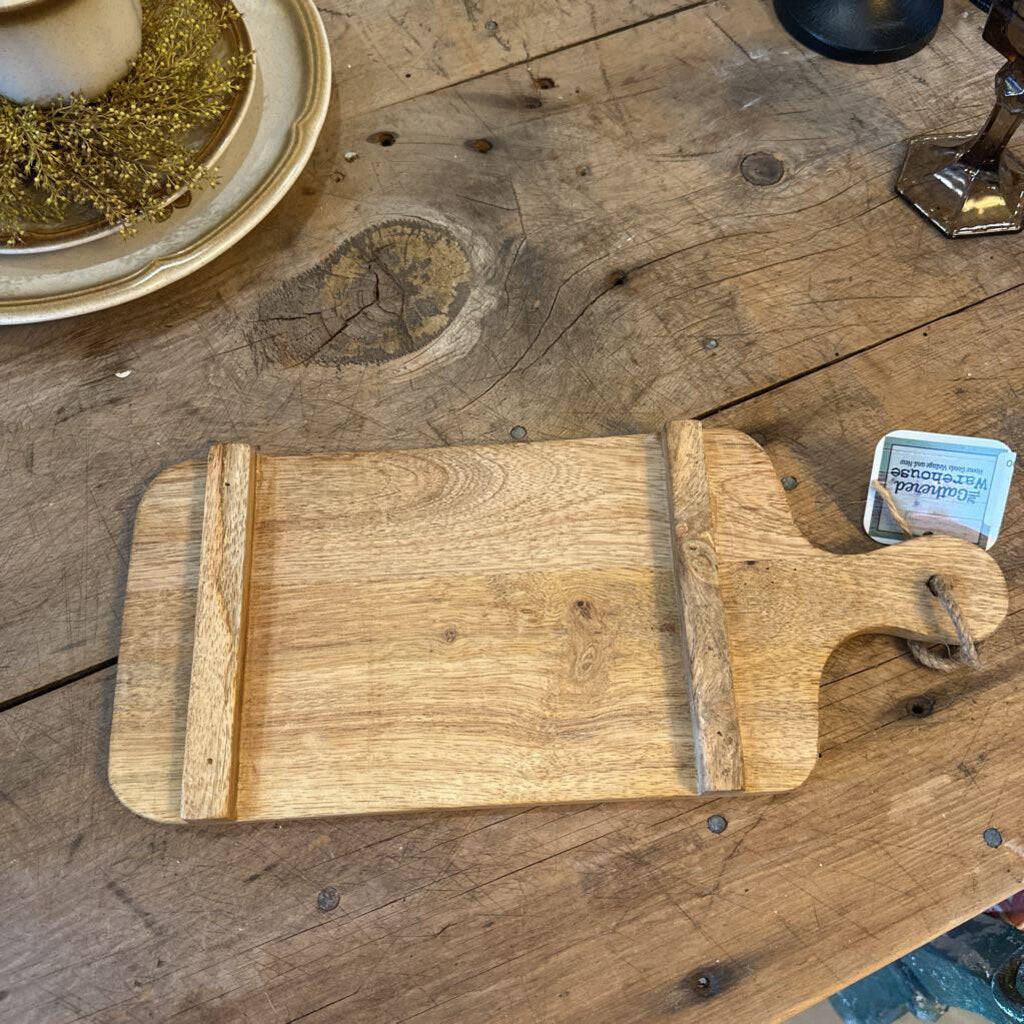 CUTTING BOARD