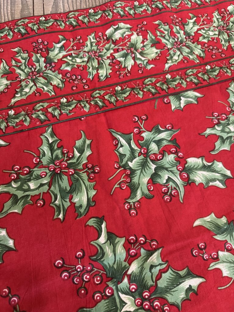 HOLLY RED TABLECLOTH 60X90