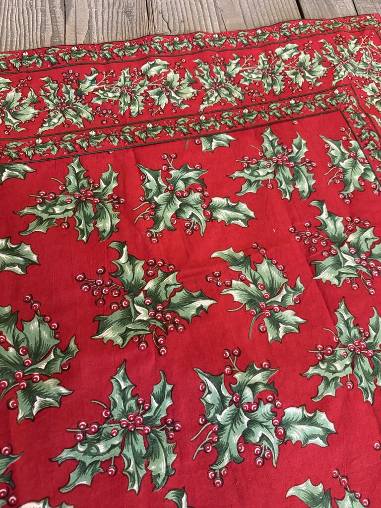 HOLLY RED TABLECLOTH 54X54
