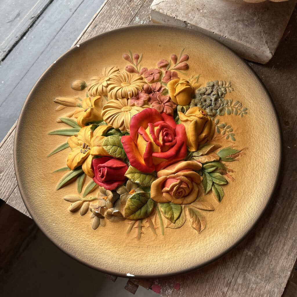 VINTAGE BOSSONS HAND PAINTED CHALKWARE WALL PLAQUE