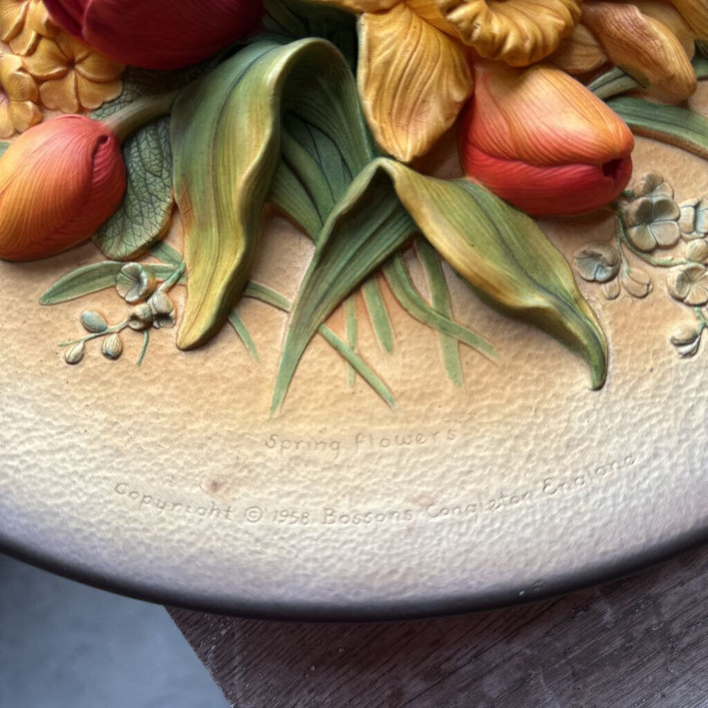 VINTAGE BOSSONS HAND PAINTED CHALKWARE WALL PLAQUE