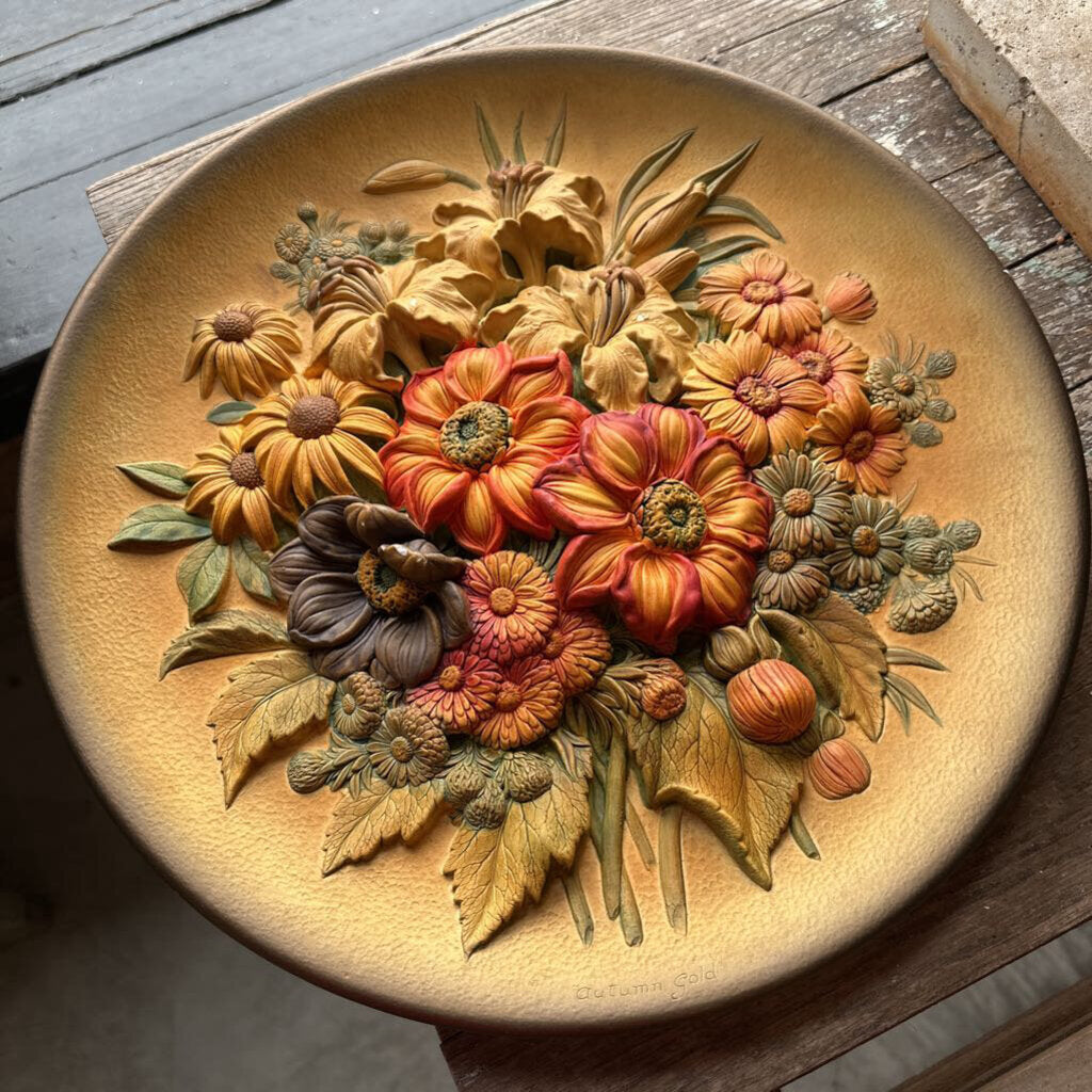 VINTAGE BOSSONS HAND PAINTED CHALKWARE WALL PLAQUE