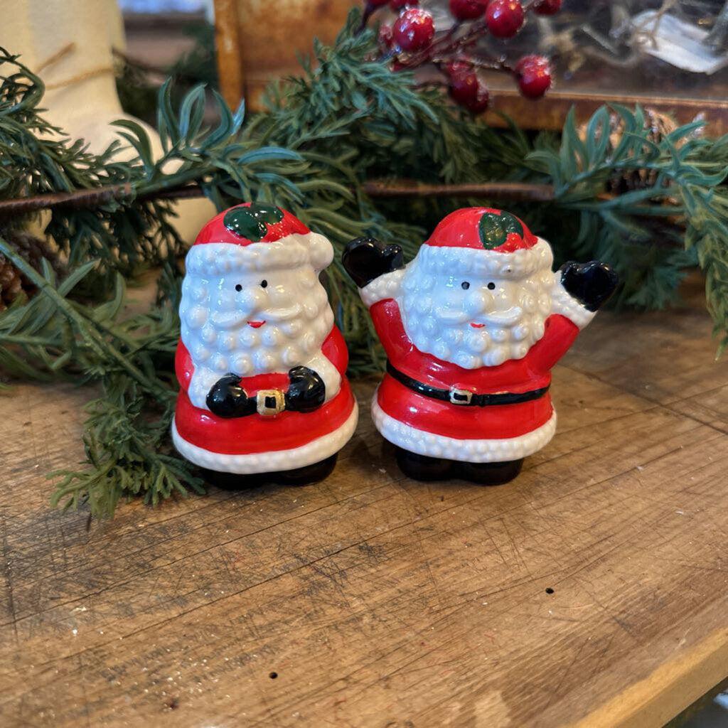 SANTA SALT AND PEPPER SHAKERS