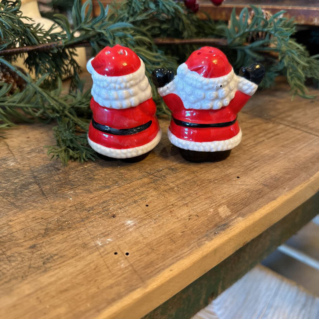 SANTA SALT AND PEPPER SHAKERS