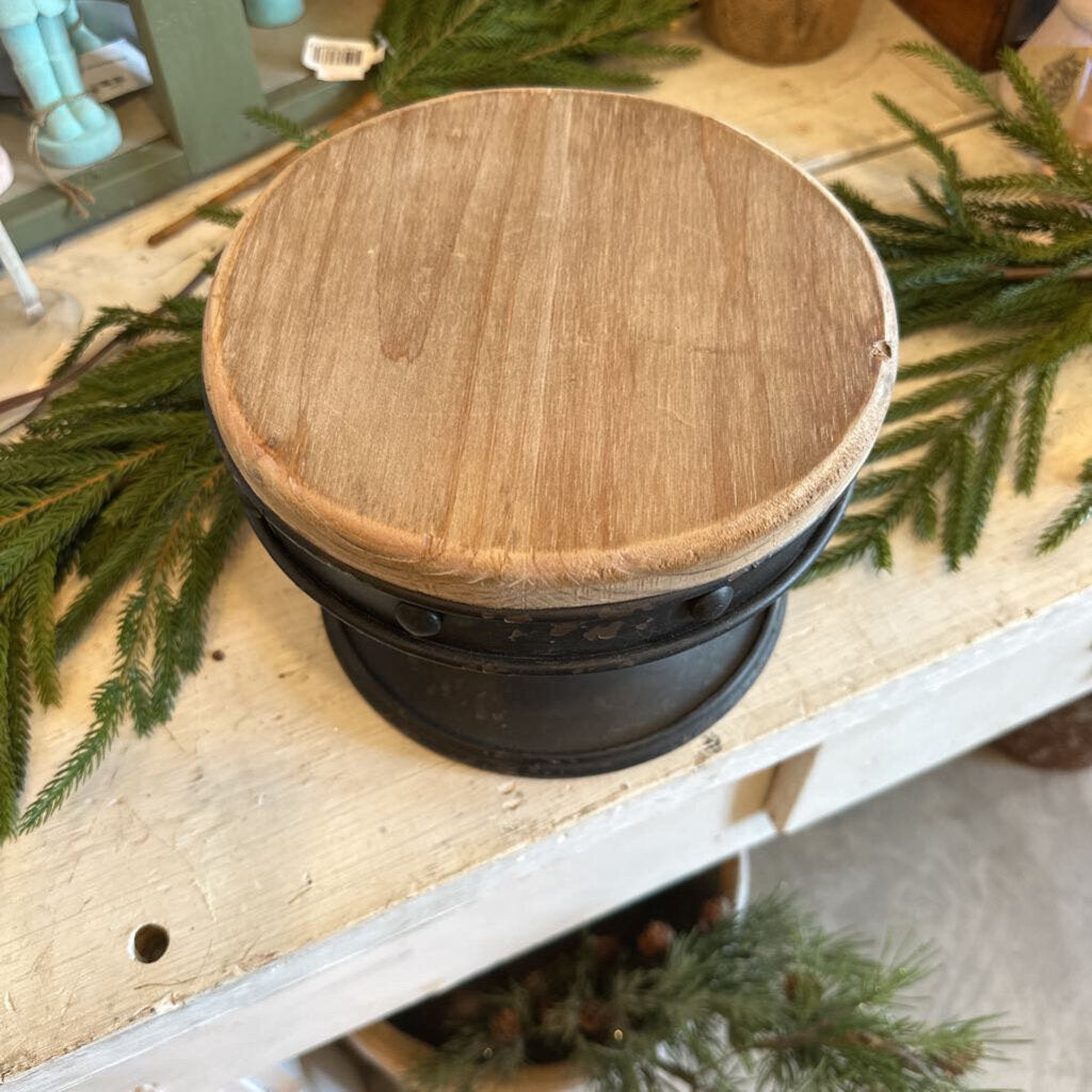 METAL AND WOOD RISER