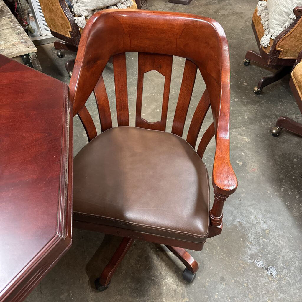 GAME/CARD TABLE WITH CHAIRS
