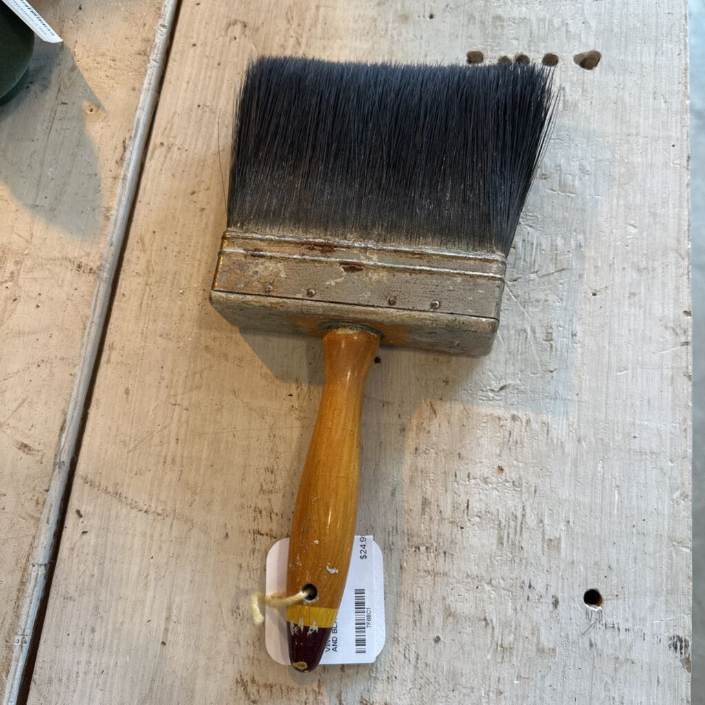 VINTAGE PAINT BRUSH