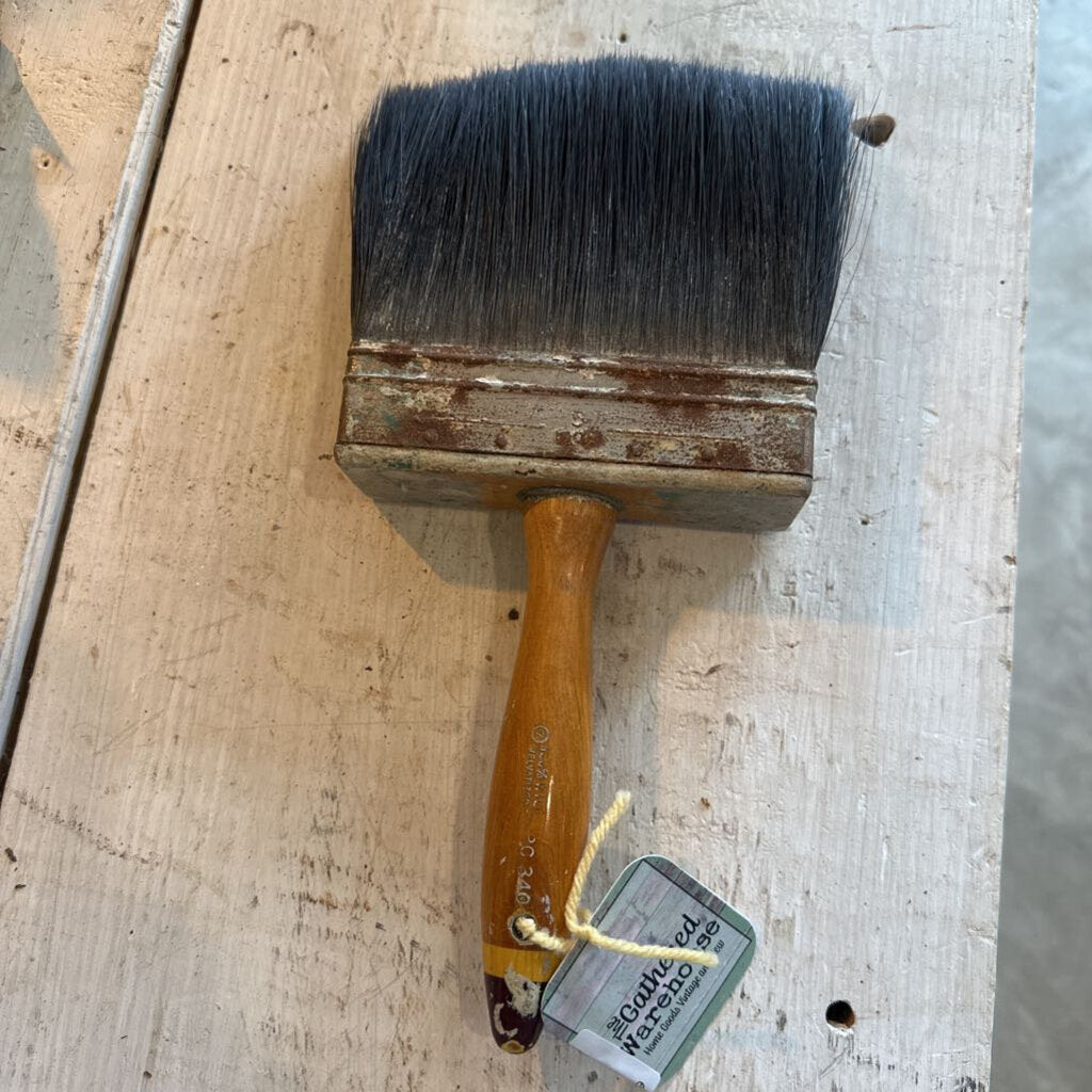 VINTAGE PAINT BRUSH