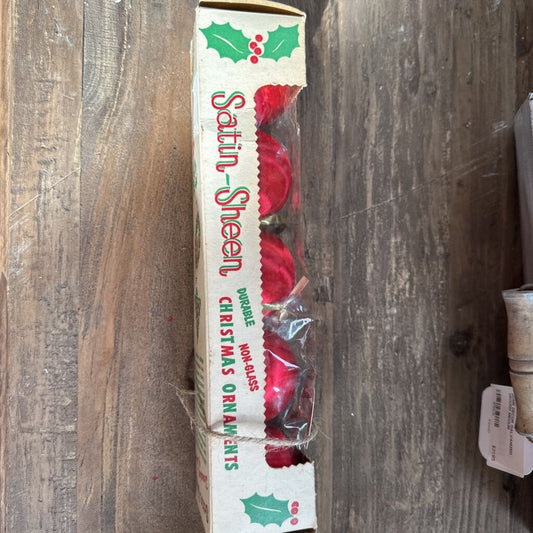 SATIN-SHEEN ORNAMENTS IN BOX