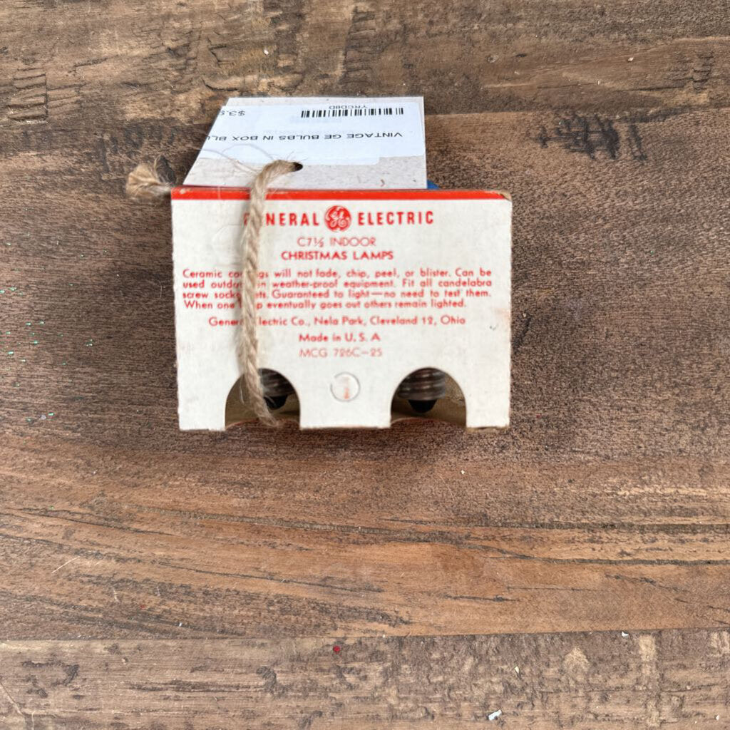 VINTAGE GE BULBS IN BOX