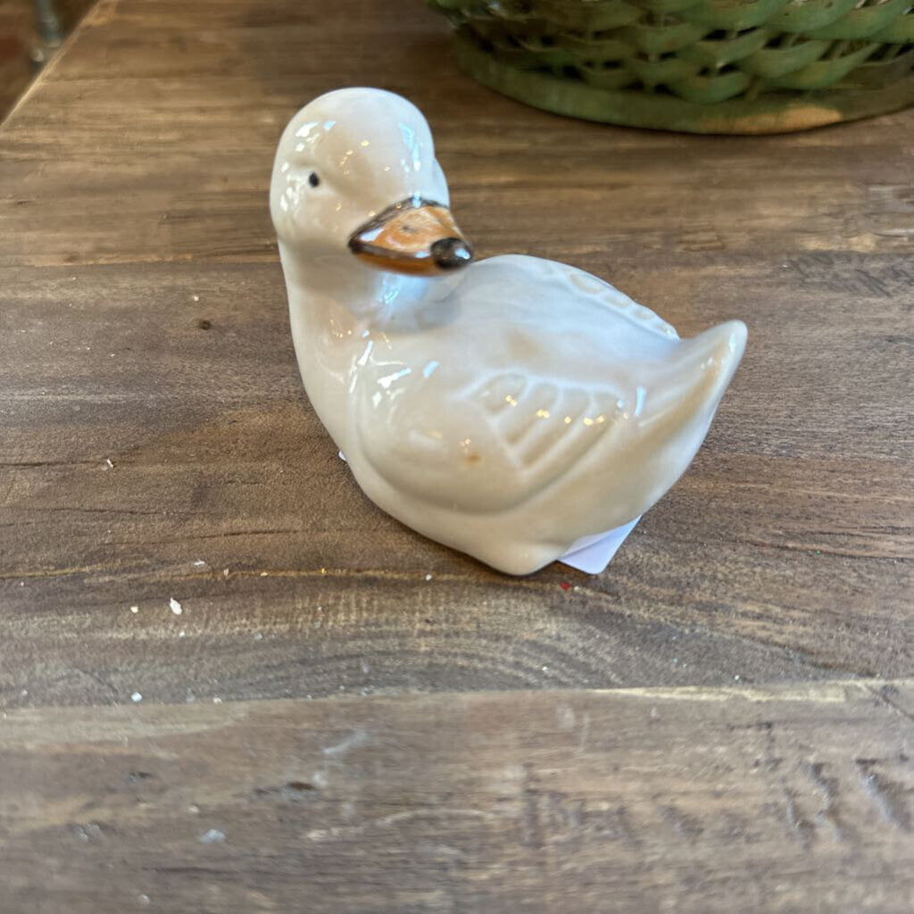 STONEWARE VINTAGE REPRODUCTION DUCK