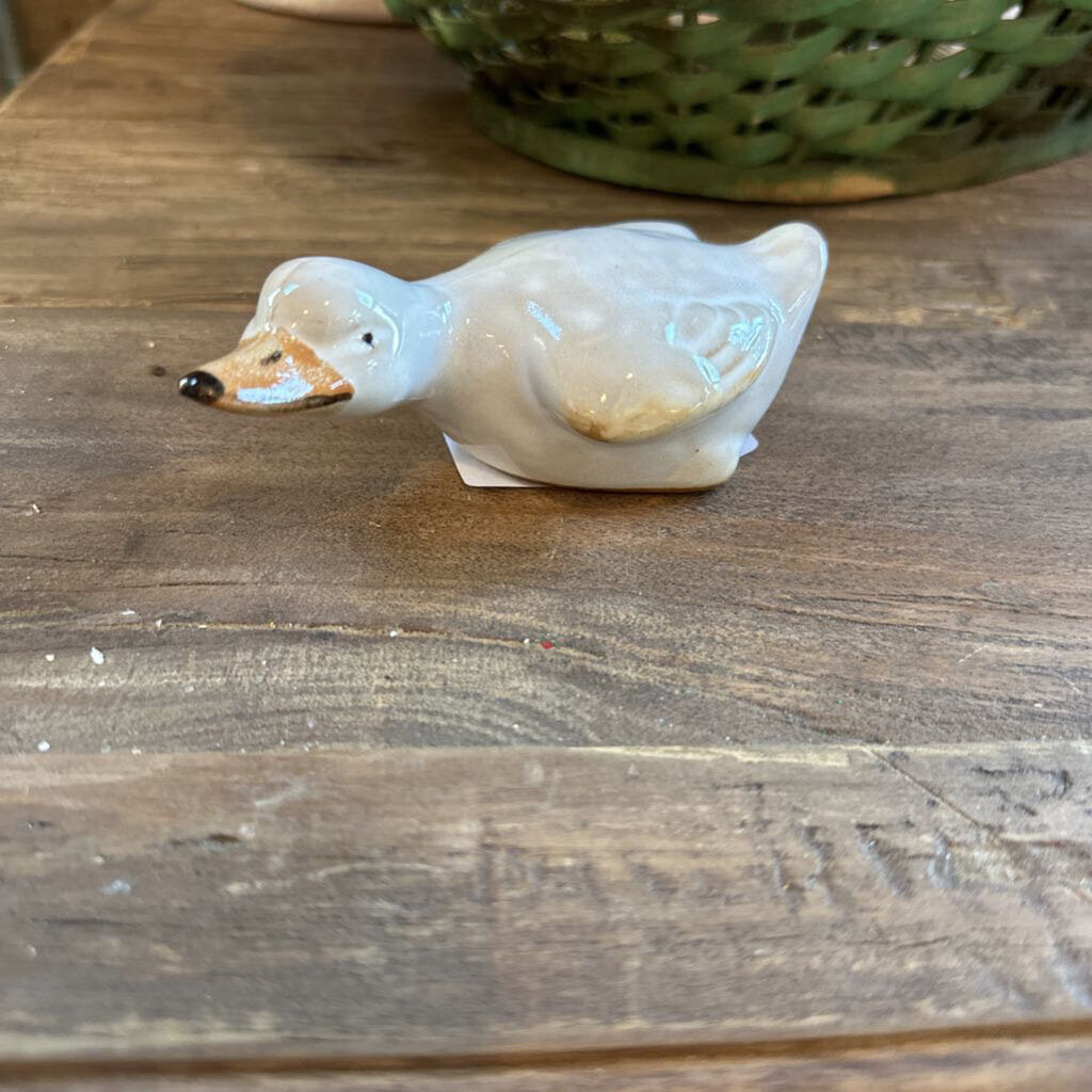 STONEWARE VINTAGE REPRODUCTION DUCK