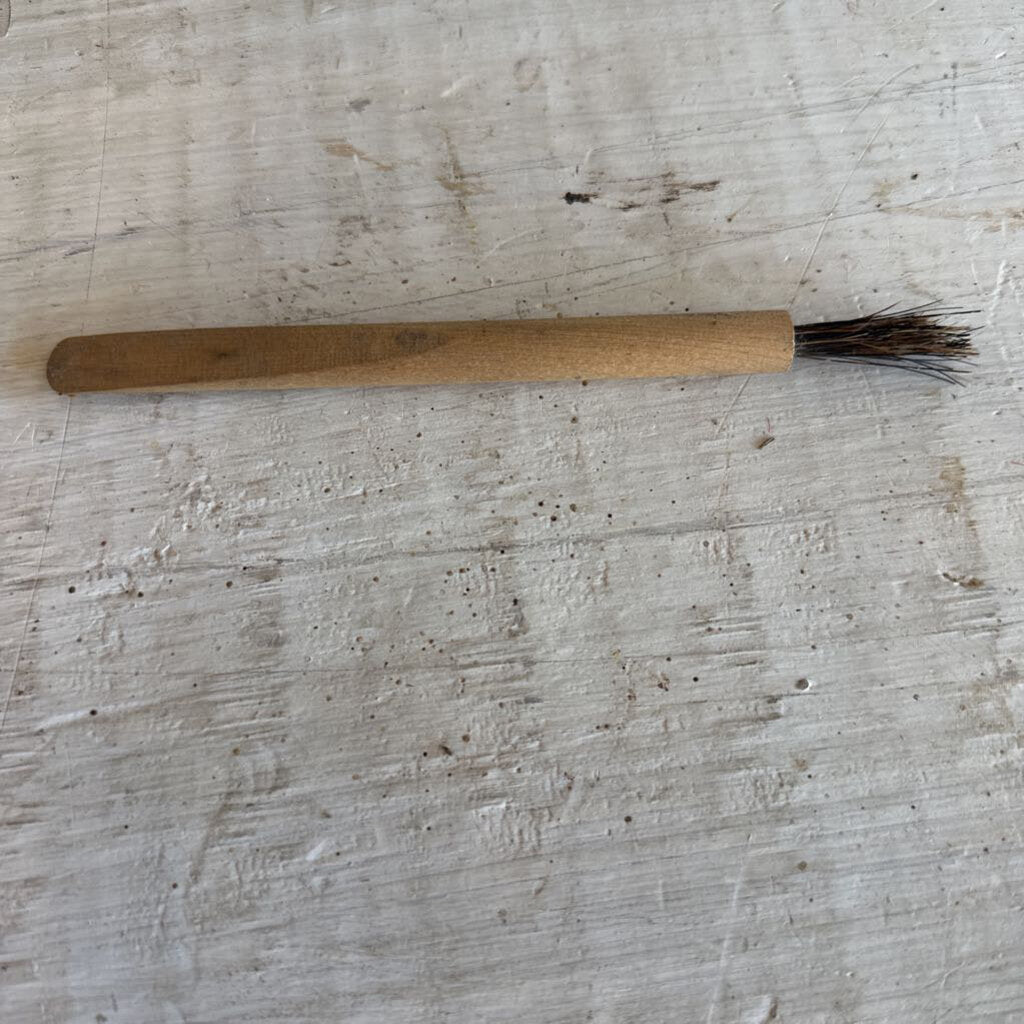 NATURAL BRISTLE CREVICE BRUSH