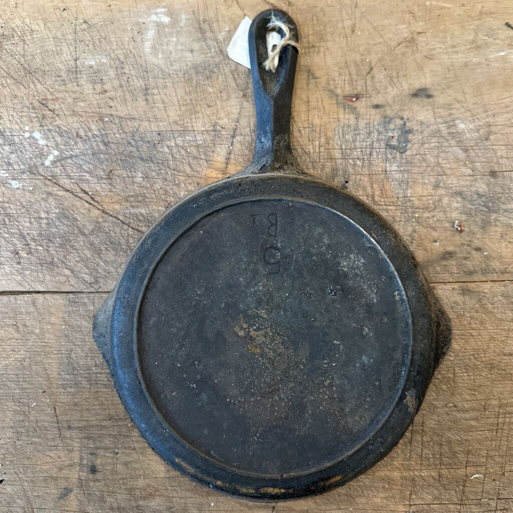 CAST IRON SKILLET