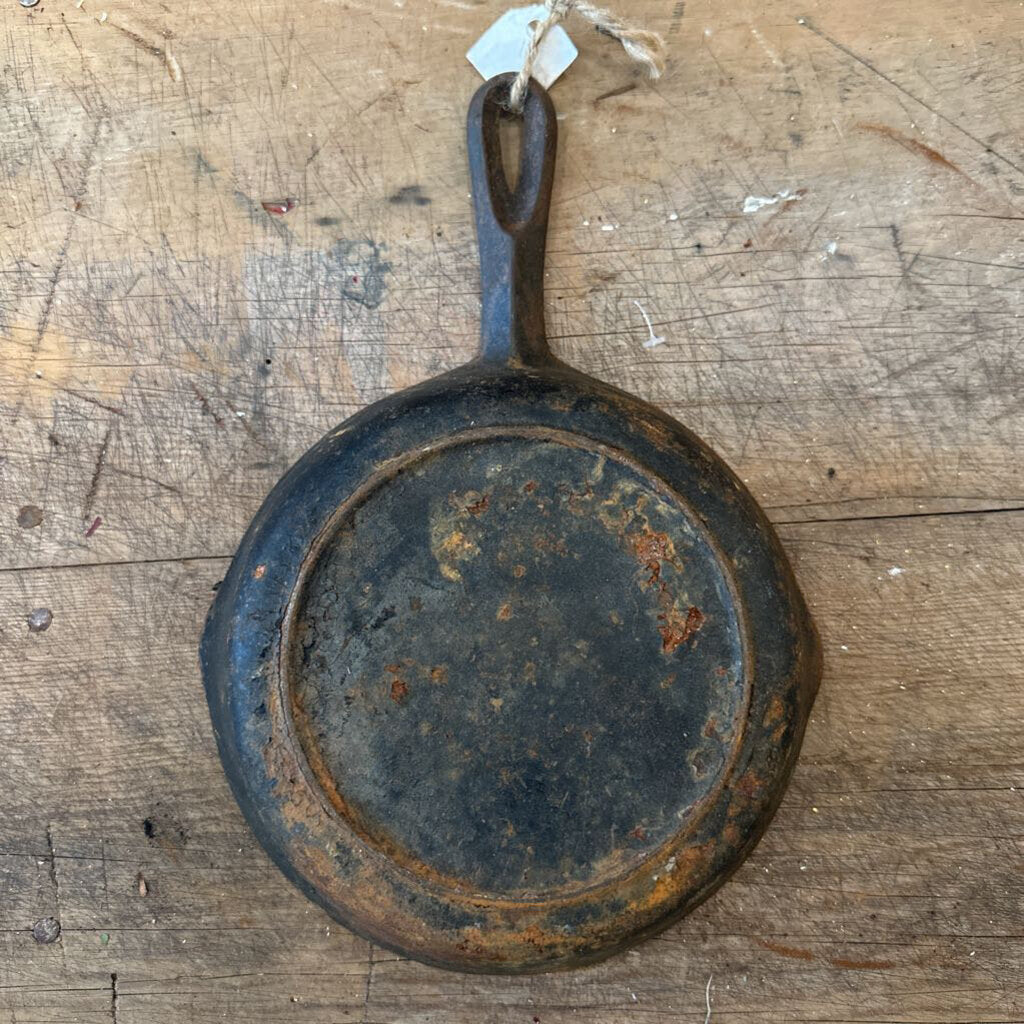 CAST IRON SKILLET