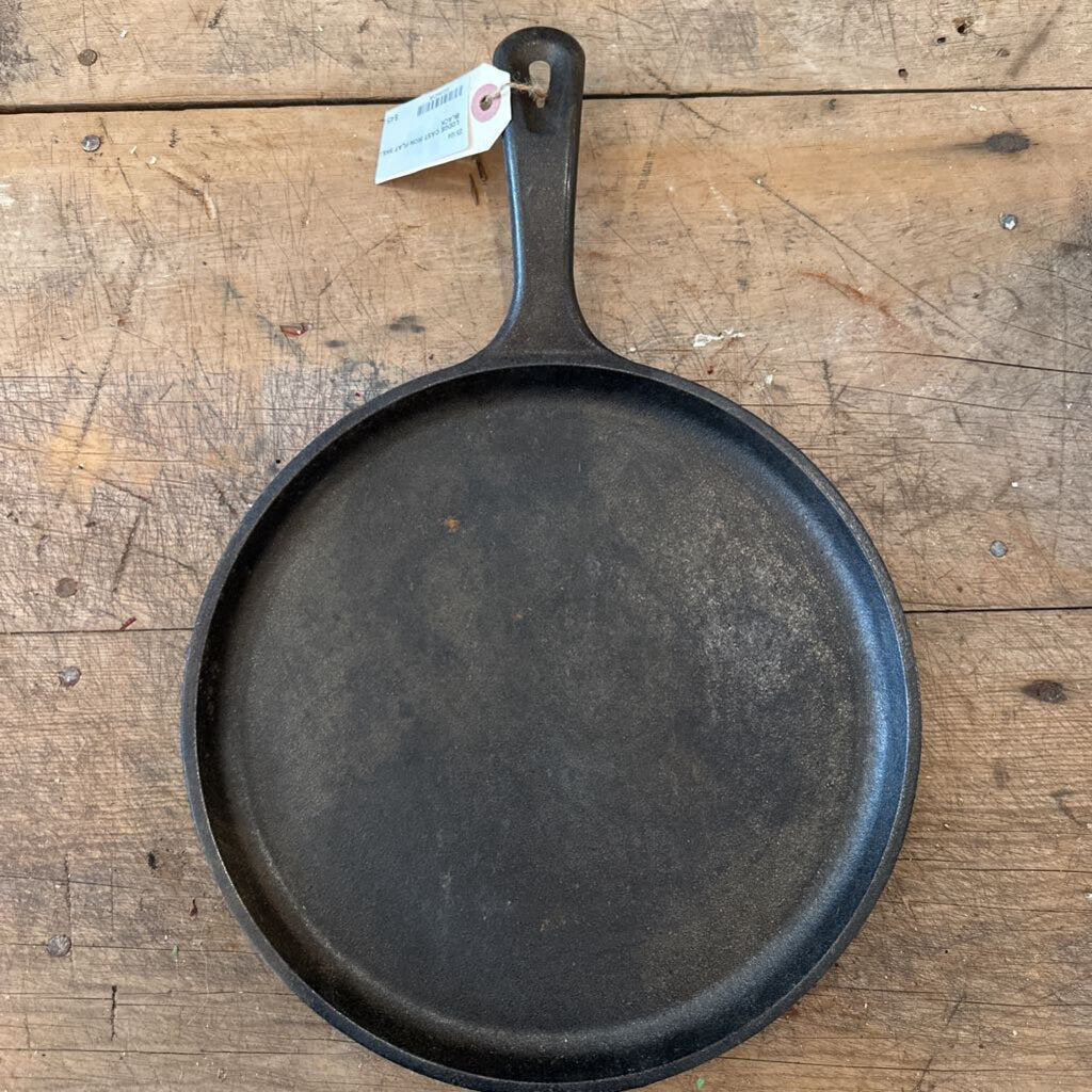 LODGE CAST IRON FLAT SKILLET