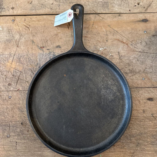 LODGE CAST IRON FLAT SKILLET