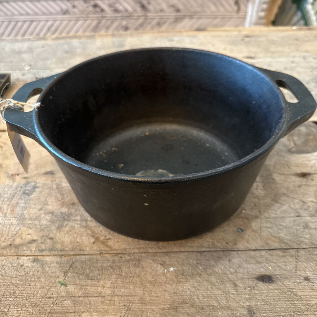 CAST IRON DUTCH OVEN