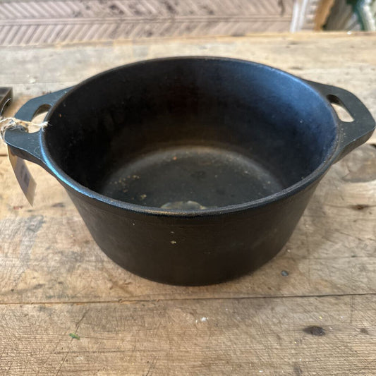 CAST IRON DUTCH OVEN