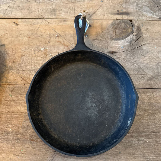 LODGE CAST IRON SKILLET