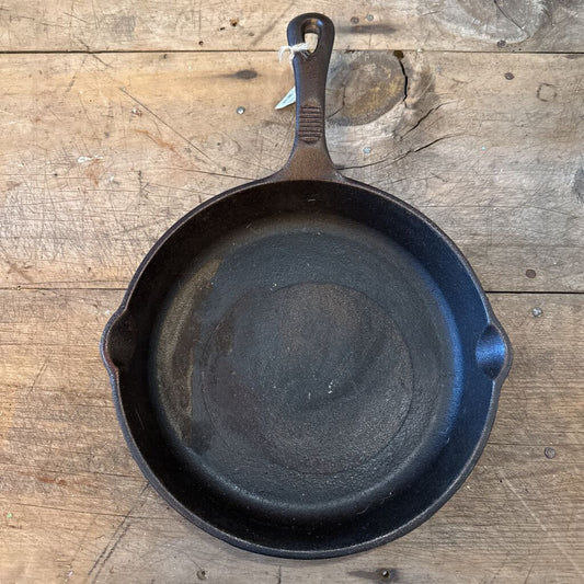 BENJAMIN & EDWIN CAST IRON SKILLET